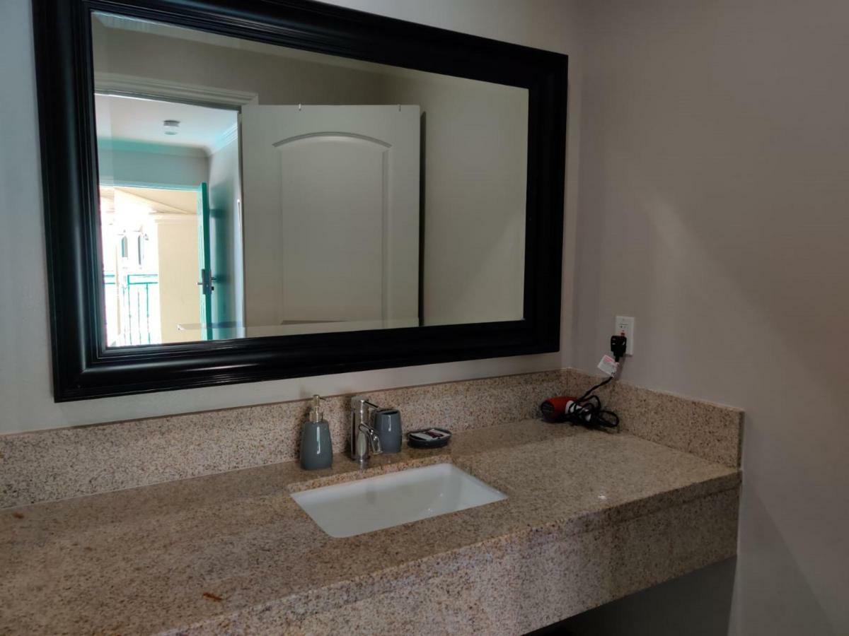 Lyfe Inn & Suites By Aga - Lax Airport Inglewood Buitenkant foto
